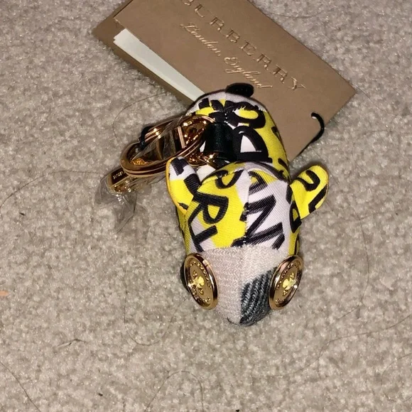 🎁Authentic new with tag Burberry Graffiti charm . - Picture 8 of 9